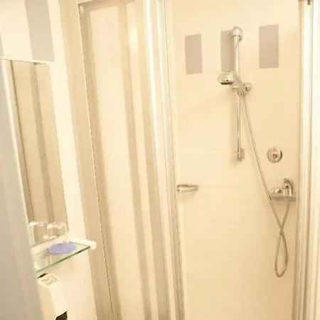 Отель Herian 3*